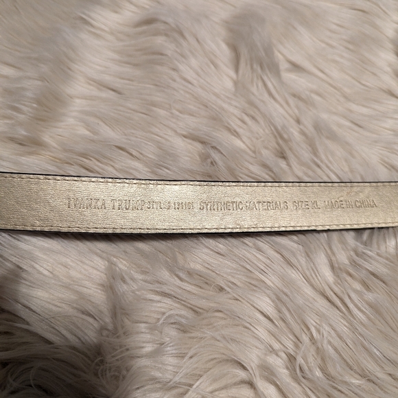 Black Ivanka Trump belt with gold hardware size XL - Picture 4 of 7